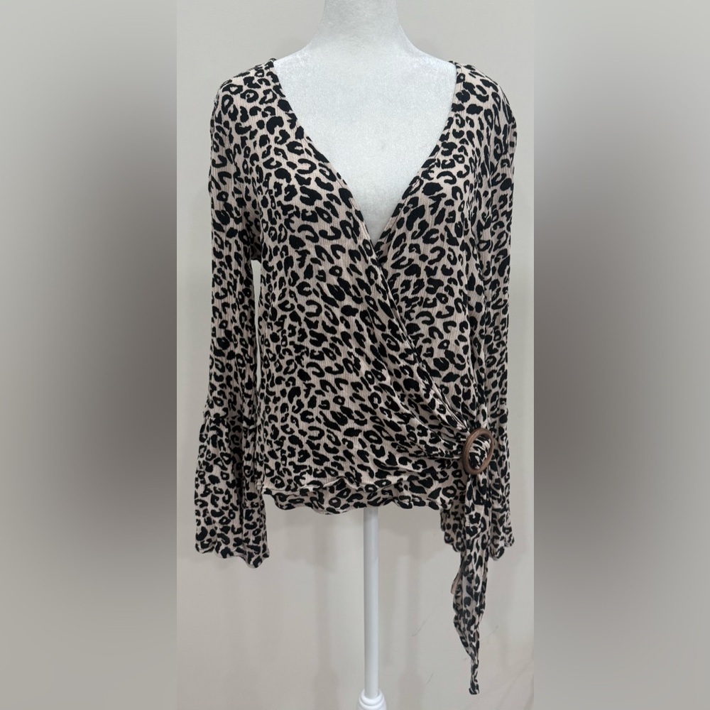 Lulus Leopard Animal Print Wrap Top Bell Sleeve Sexy Party Fun Size Medium